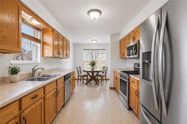 1319 Deerfield Ln, W Leechburg, PA 15656