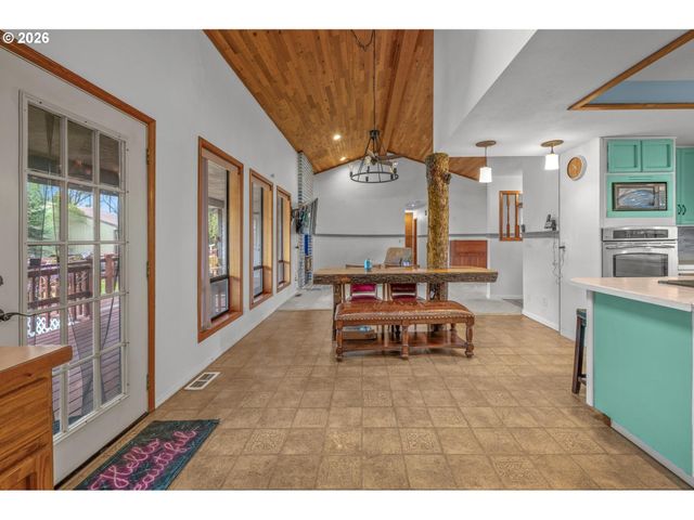 1050 Nw JACKSON St, Hillsboro, OR 97124