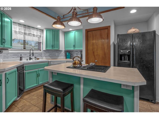 1050 Nw JACKSON St, Hillsboro, OR 97124