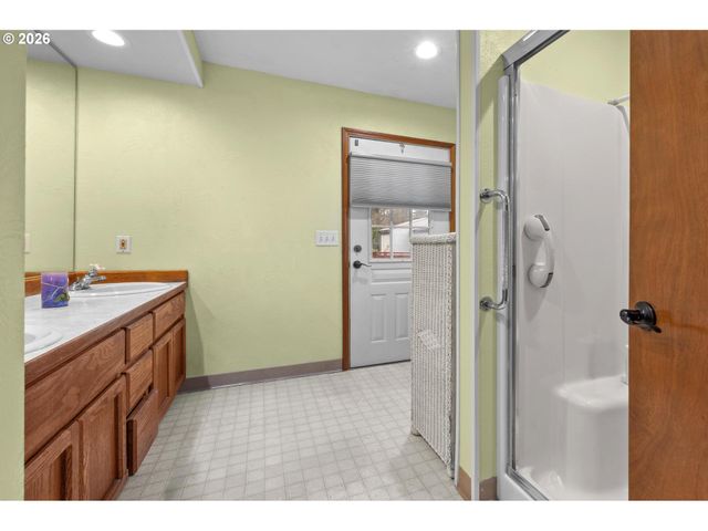1050 Nw JACKSON St, Hillsboro, OR 97124