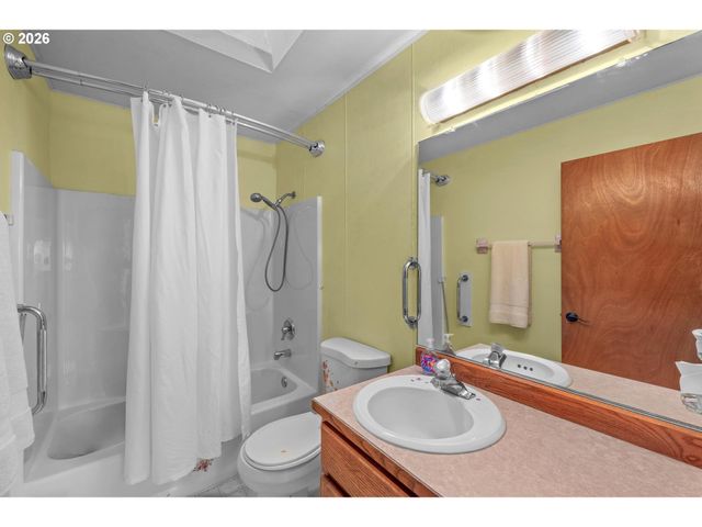 1050 Nw JACKSON St, Hillsboro, OR 97124