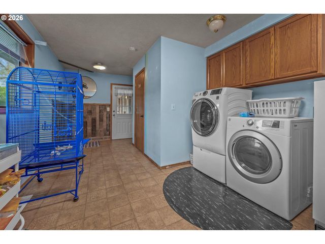 1050 Nw JACKSON St, Hillsboro, OR 97124