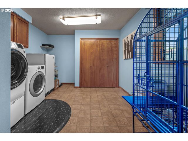 1050 Nw JACKSON St, Hillsboro, OR 97124