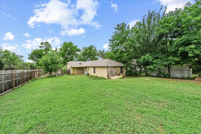 524 E Grant Avenue, Guthrie, OK 73044