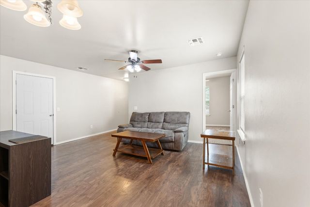 524 E Grant Avenue, Guthrie, OK 73044