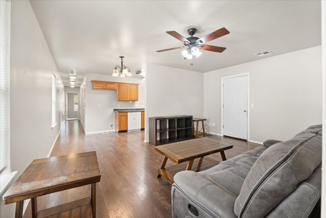 524 E Grant Avenue, Guthrie, OK 73044
