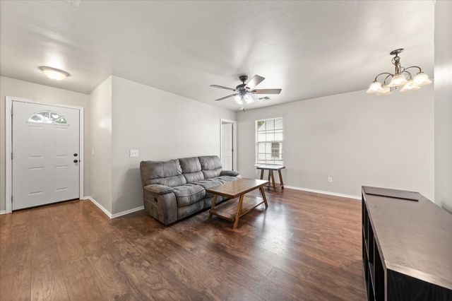 524 E Grant Avenue, Guthrie, OK 73044