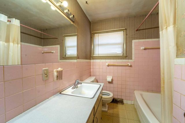 2456 S Fergeson Avenue, Springfield, MO 65807