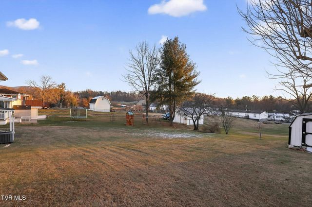 241 Crockett Street, Bluff City, TN 37618