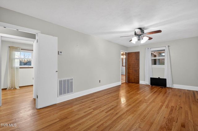 241 Crockett Street, Bluff City, TN 37618