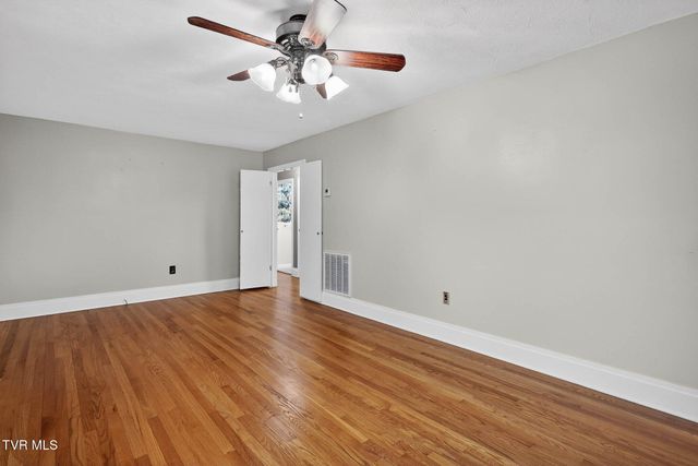 241 Crockett Street, Bluff City, TN 37618