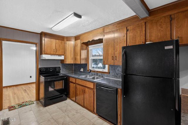 241 Crockett Street, Bluff City, TN 37618