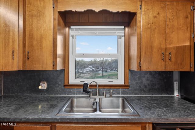 241 Crockett Street, Bluff City, TN 37618