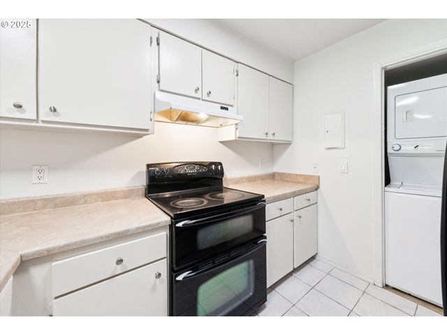 23882 Ne TREEHILL Dr, Wood Village, OR 97060