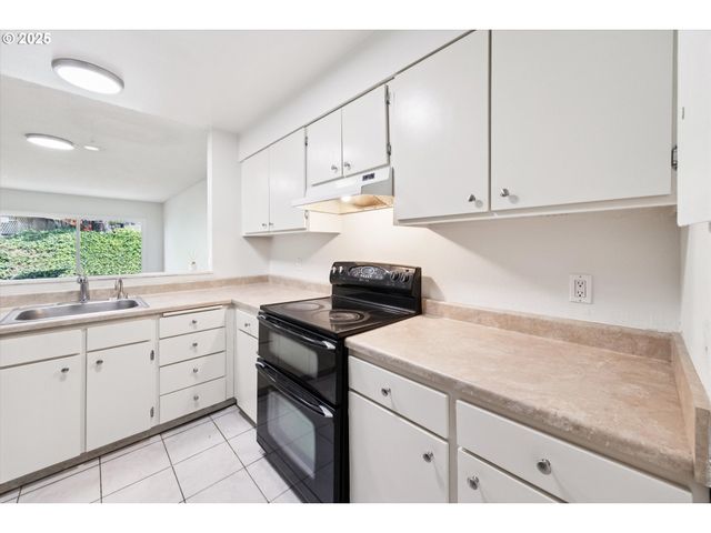 23882 Ne TREEHILL Dr, Wood Village, OR 97060