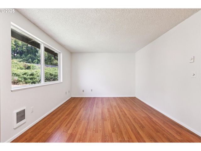 23882 Ne TREEHILL Dr, Wood Village, OR 97060