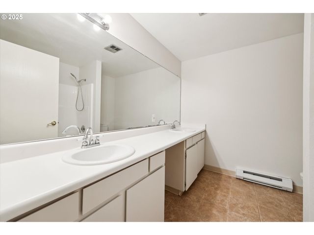 23882 Ne TREEHILL Dr, Wood Village, OR 97060