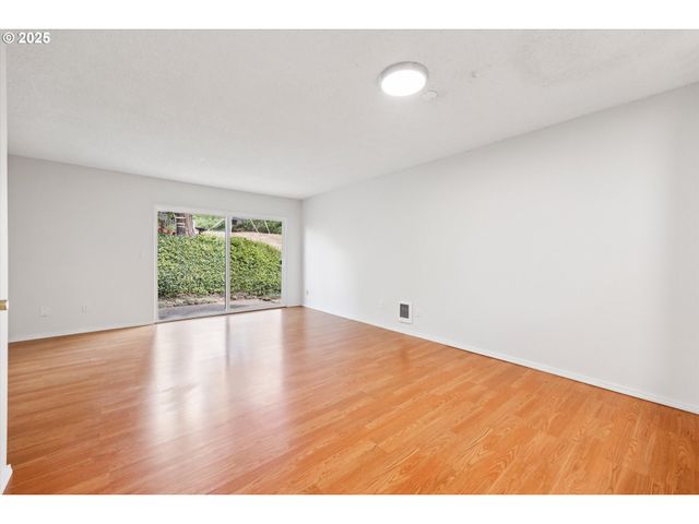 23882 Ne TREEHILL Dr, Wood Village, OR 97060