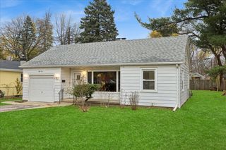 51 N Mclean Boulevard, Elgin, IL 60123