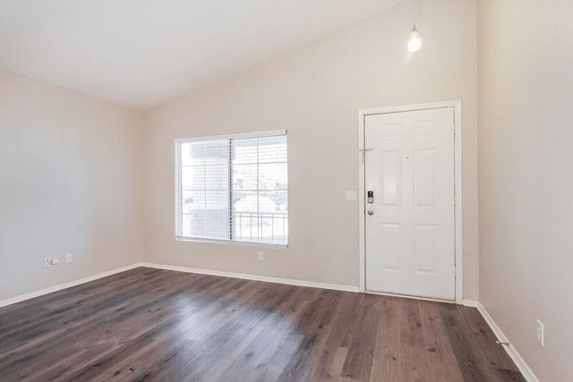 8113 W Pima Street, Phoenix, AZ 85043