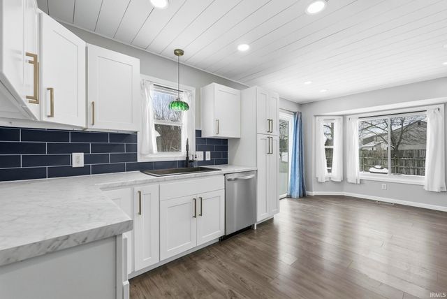 7314 Wood Meadows Lane, Fort Wayne, IN 46835