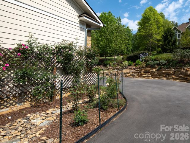 123 Orvis Stone Circle, Biltmore Lake, NC 28715