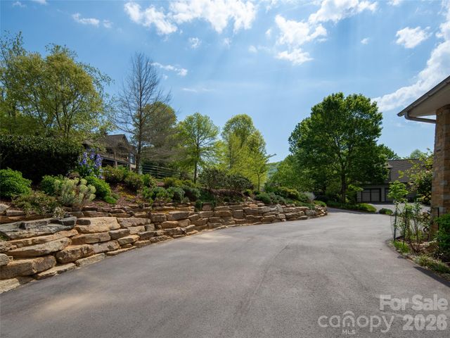 123 Orvis Stone Circle, Biltmore Lake, NC 28715