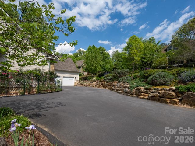 123 Orvis Stone Circle, Biltmore Lake, NC 28715