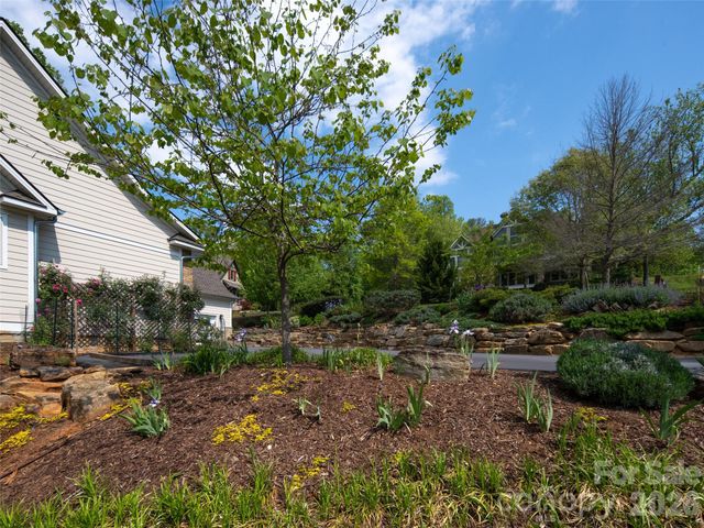 123 Orvis Stone Circle, Biltmore Lake, NC 28715