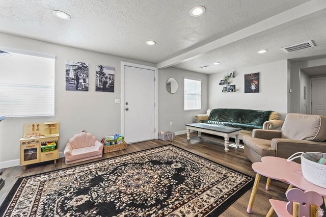 453 E 400 N, Tooele, UT 84074