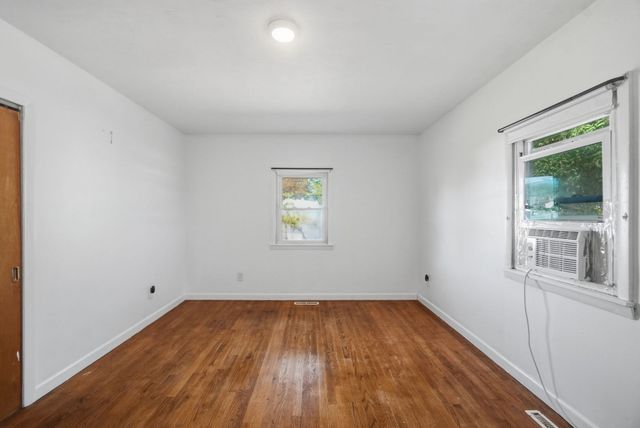 150 Lawndale St, Chicopee, MA 01013