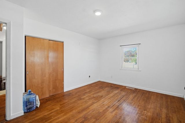 150 Lawndale St, Chicopee, MA 01013