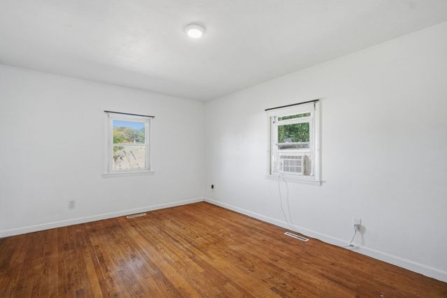 150 Lawndale St, Chicopee, MA 01013