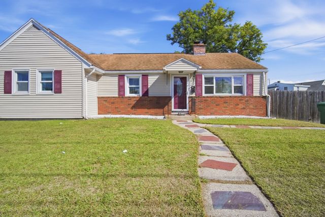 150 Lawndale St, Chicopee, MA 01013