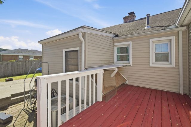 150 Lawndale St, Chicopee, MA 01013