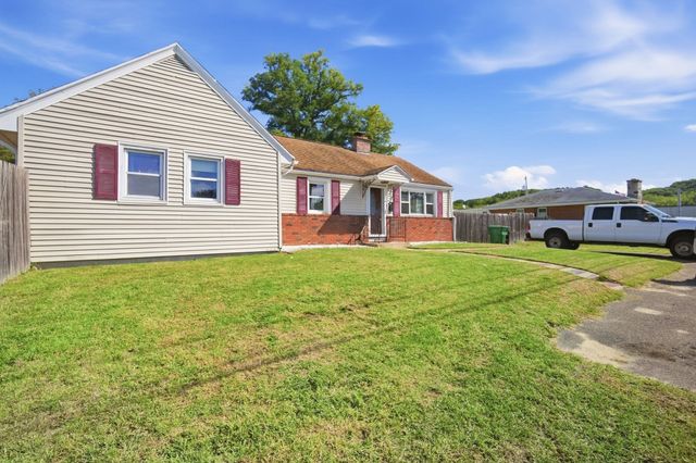 150 Lawndale St, Chicopee, MA 01013