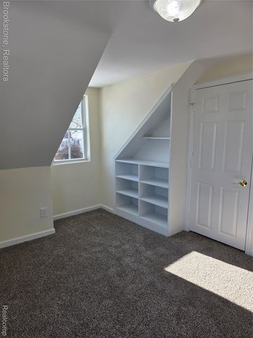 1095 Pine Street, Genesee Charter Township, MI 48458