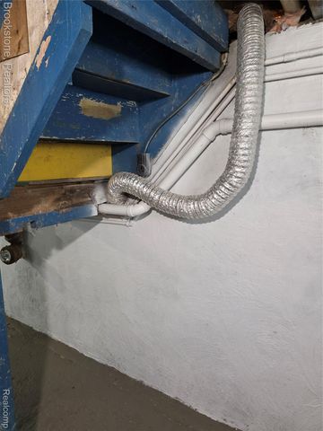 1095 Pine Street, Genesee Charter Township, MI 48458