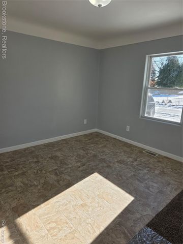 1095 Pine Street, Genesee Charter Township, MI 48458