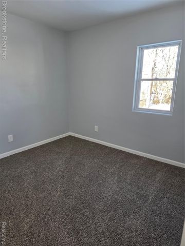 1095 Pine Street, Genesee Charter Township, MI 48458