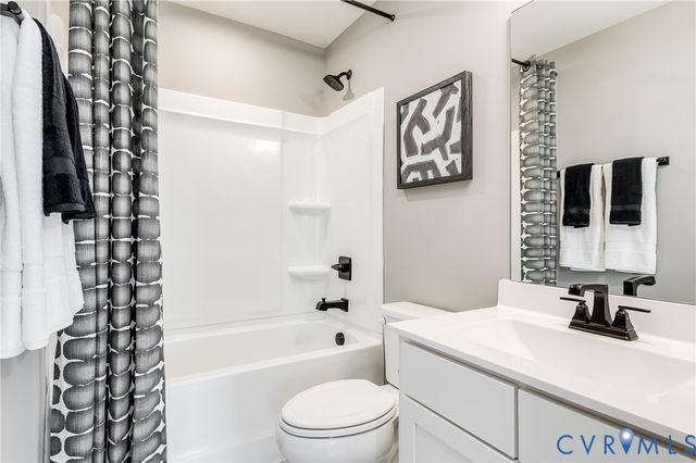 6342 Diamond Dove Dr, Chester, VA 23831