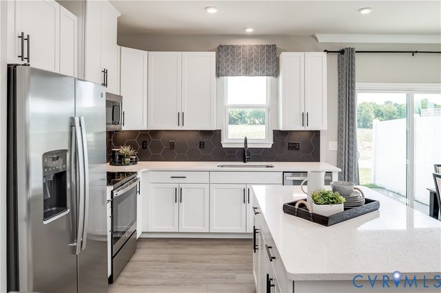 6342 Diamond Dove Dr, Chester, VA 23831