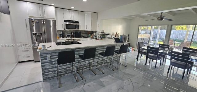 2531 Whale Harbor Ln, Fort Lauderdale, FL 33312