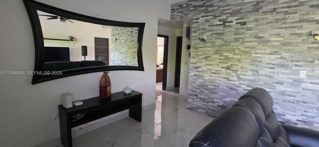 2531 Whale Harbor Ln, Fort Lauderdale, FL 33312