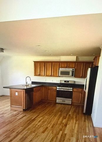 40 Corinthian Avenue, Stratford, CT 06615