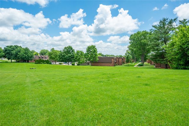 4633 Woodland Avenue 1, West Des Moines, IA 50266