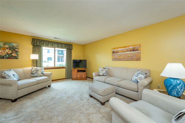 4633 Woodland Avenue 1, West Des Moines, IA 50266