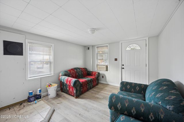 48-50 Church Street, Allentown, NJ 08501