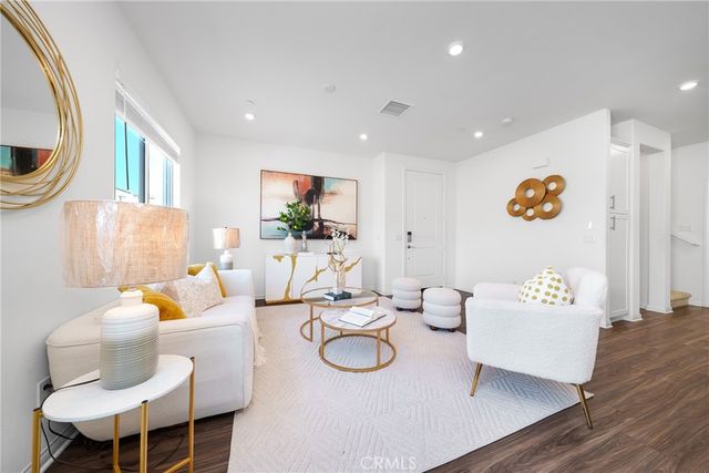 208 Bonita Ln, Rialto, CA 92376