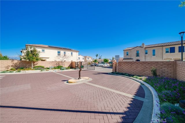 208 Bonita Ln, Rialto, CA 92376